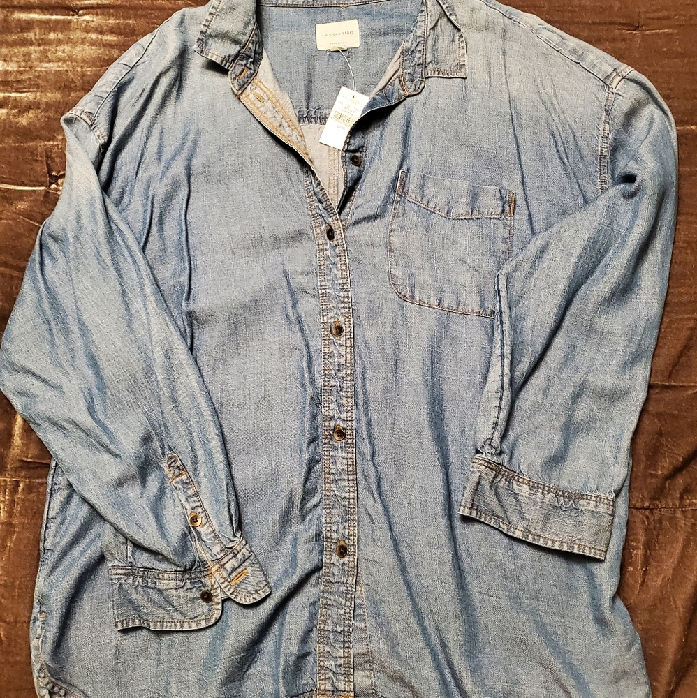American Eagle Boyfriend Button Up